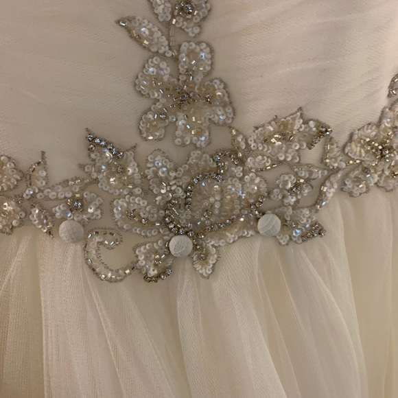 Enzoani Gretchen Dress - Picture 4 of 8